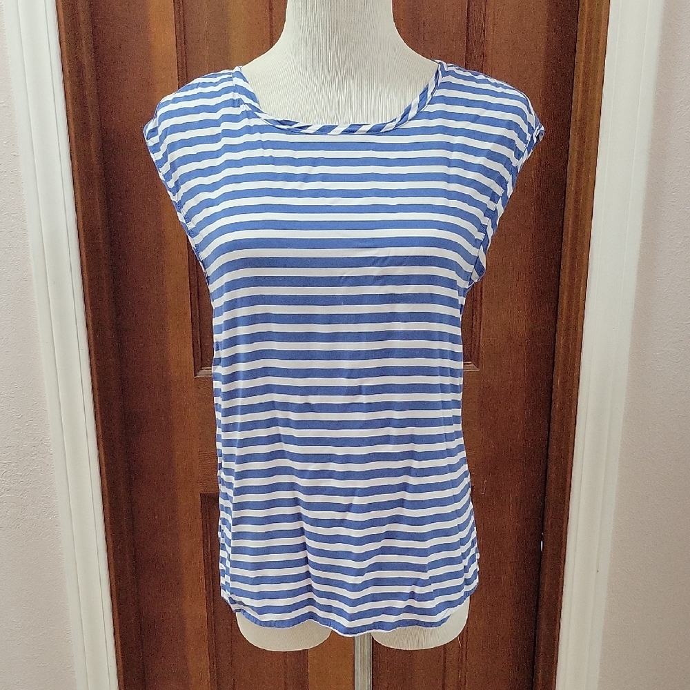 Abercrombie & Fitch Blue and White Striped Tee